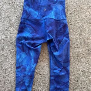 Brand New Lululemon Wunder Under Crop leggings- Midnight Tulle Multi" - size 4
